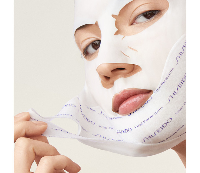 Shiseido Vital Perfection LiftDefine Radiance Face Mask